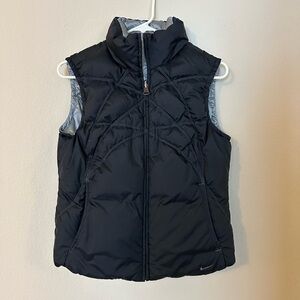 Nike Women’s Reversible Black and Gray Silver Puffer Vest